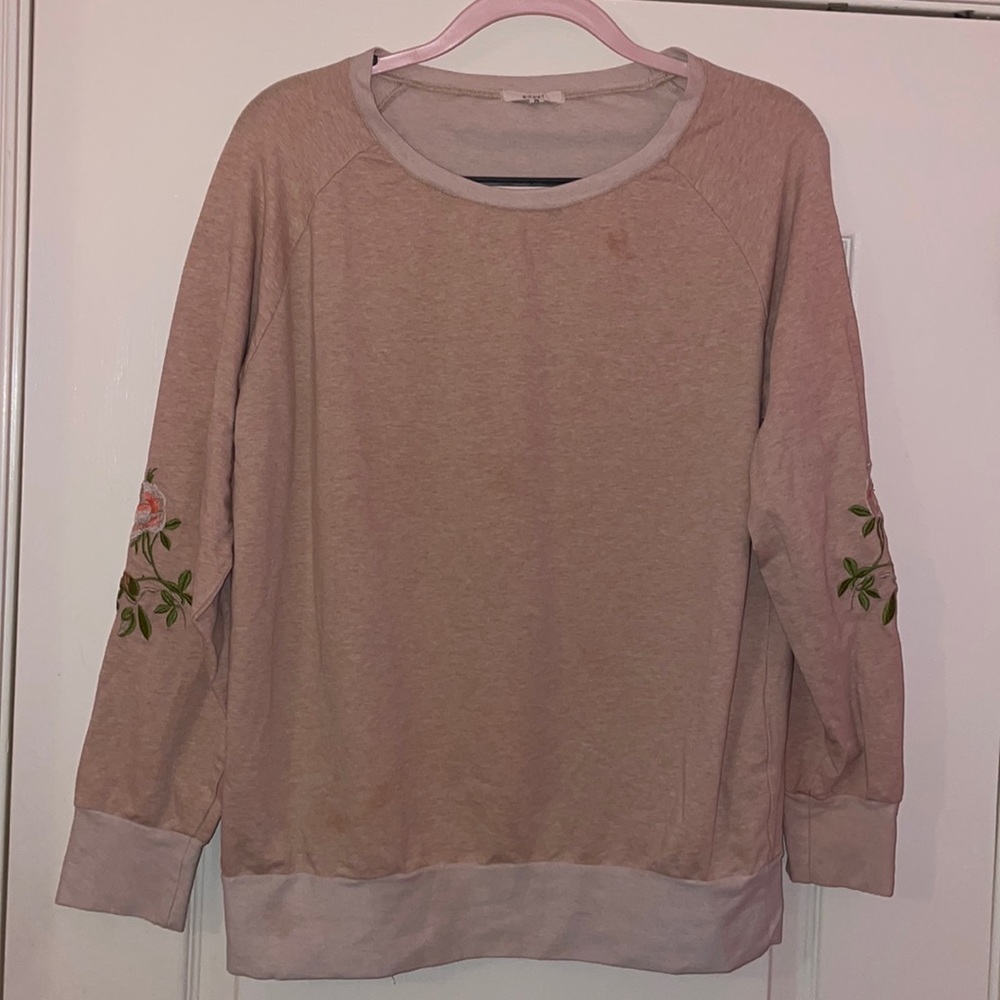 Easel size M light pink crewneck pullover sweater
